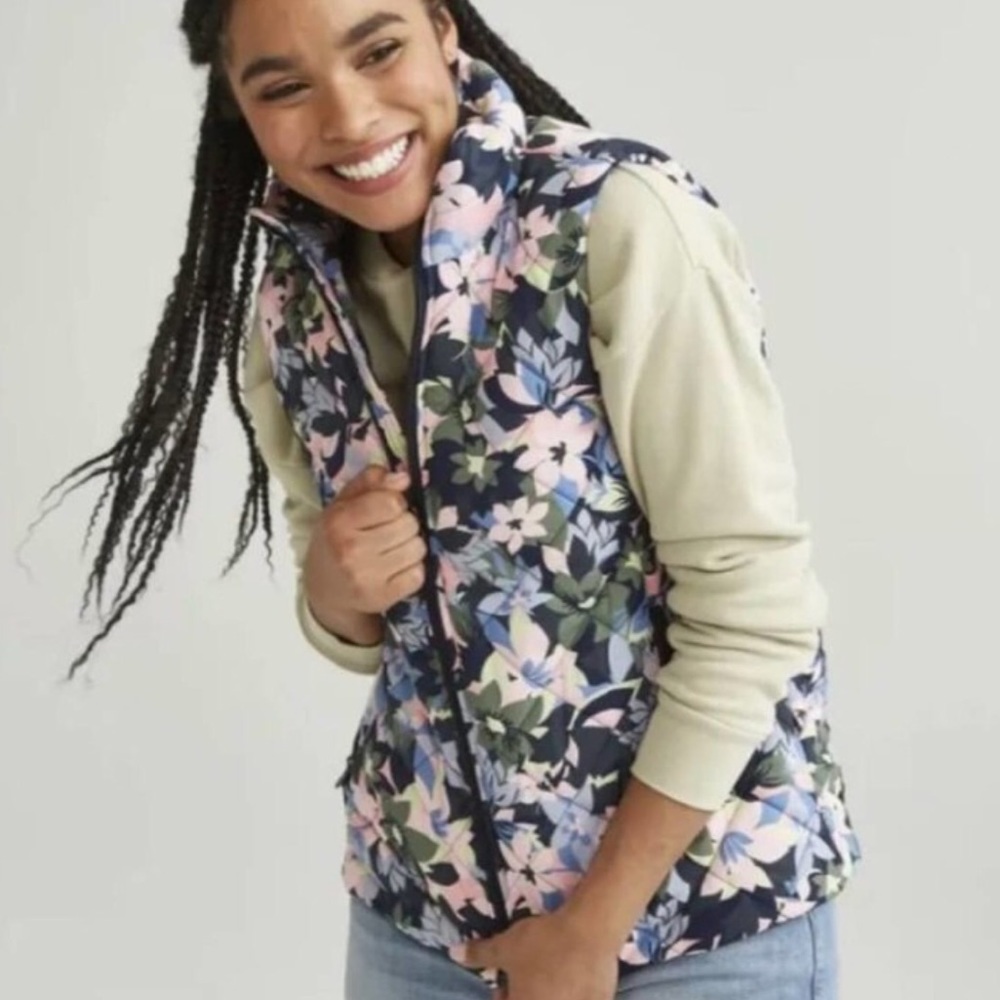 New wo Tags Vera Bradley Puffer Vest Rose Camo L